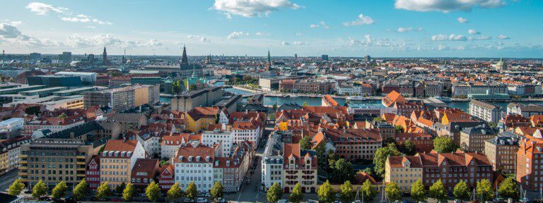 Københavns skyline med ferielejligheder